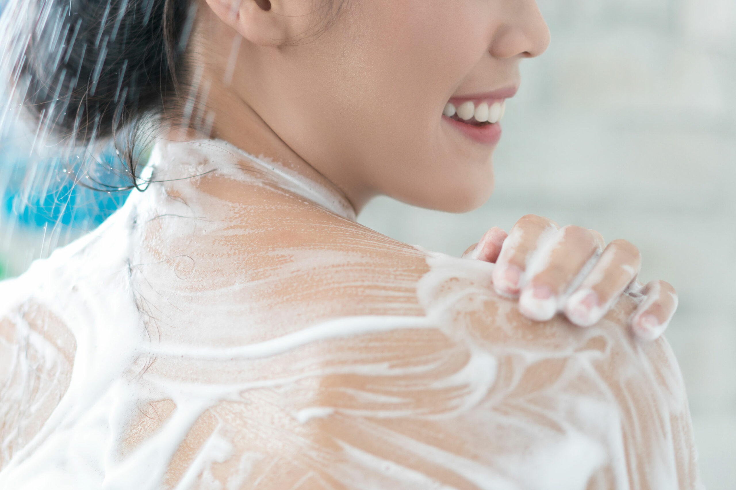 10 TIPS FOR SHOWERING FOR THOSE WITH SENSITIVE SKIN